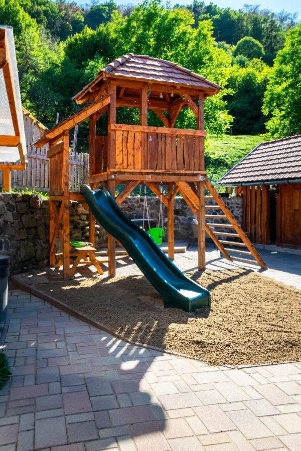 Ferienwohnung Hepehuta Haziko Háromhuta Exterior foto